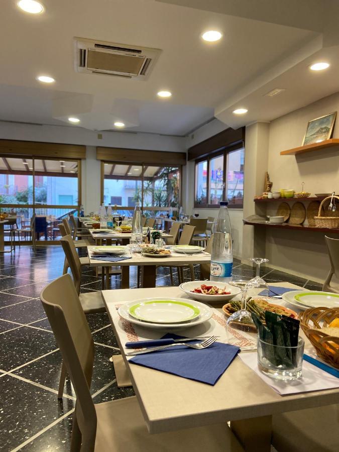 Hotel Domus Mea 卡托利卡 外观 照片
