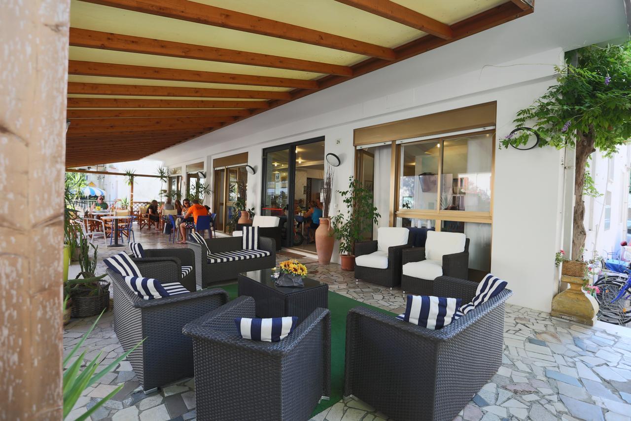 Hotel Domus Mea 卡托利卡 外观 照片