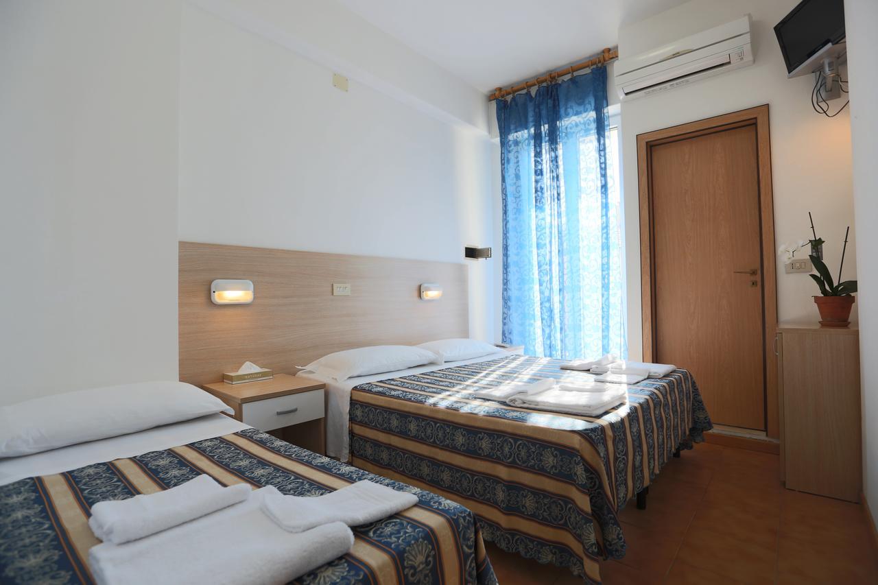 Hotel Domus Mea 卡托利卡 外观 照片